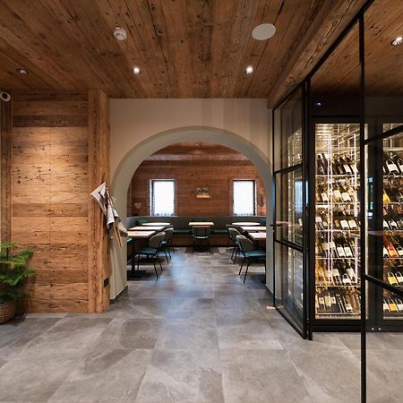 Fiori Dolomites Experience Hotel サン・ヴィート・ディ・カドーレ エクステリア 写真