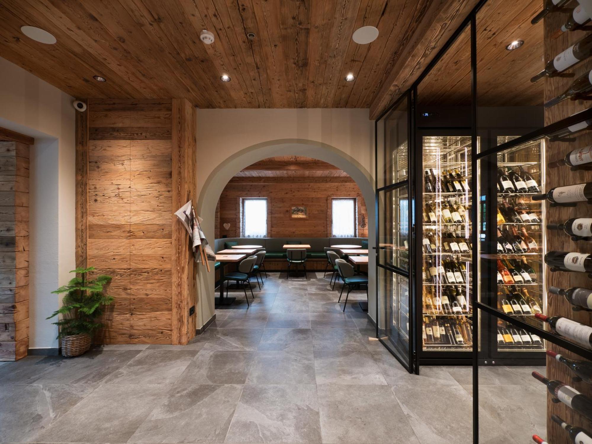 Fiori Dolomites Experience Hotel サン・ヴィート・ディ・カドーレ エクステリア 写真