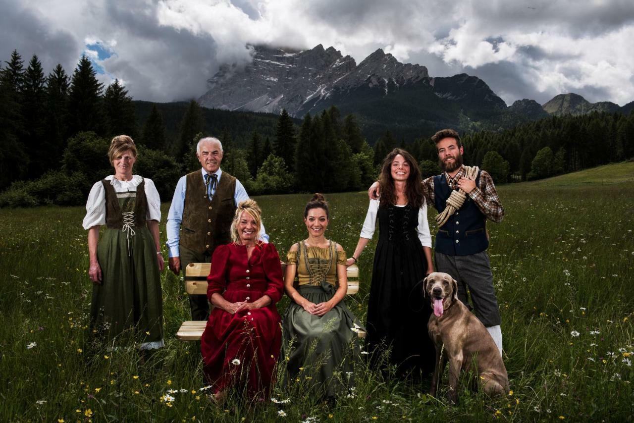 Fiori Dolomites Experience Hotel サン・ヴィート・ディ・カドーレ エクステリア 写真