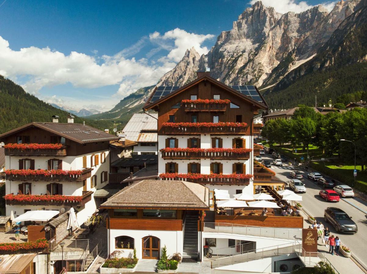 Fiori Dolomites Experience Hotel サン・ヴィート・ディ・カドーレ エクステリア 写真