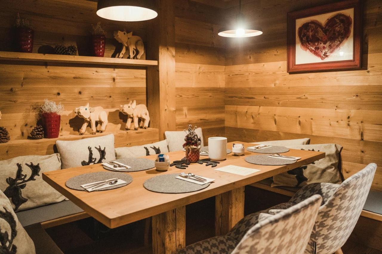 Fiori Dolomites Experience Hotel サン・ヴィート・ディ・カドーレ エクステリア 写真